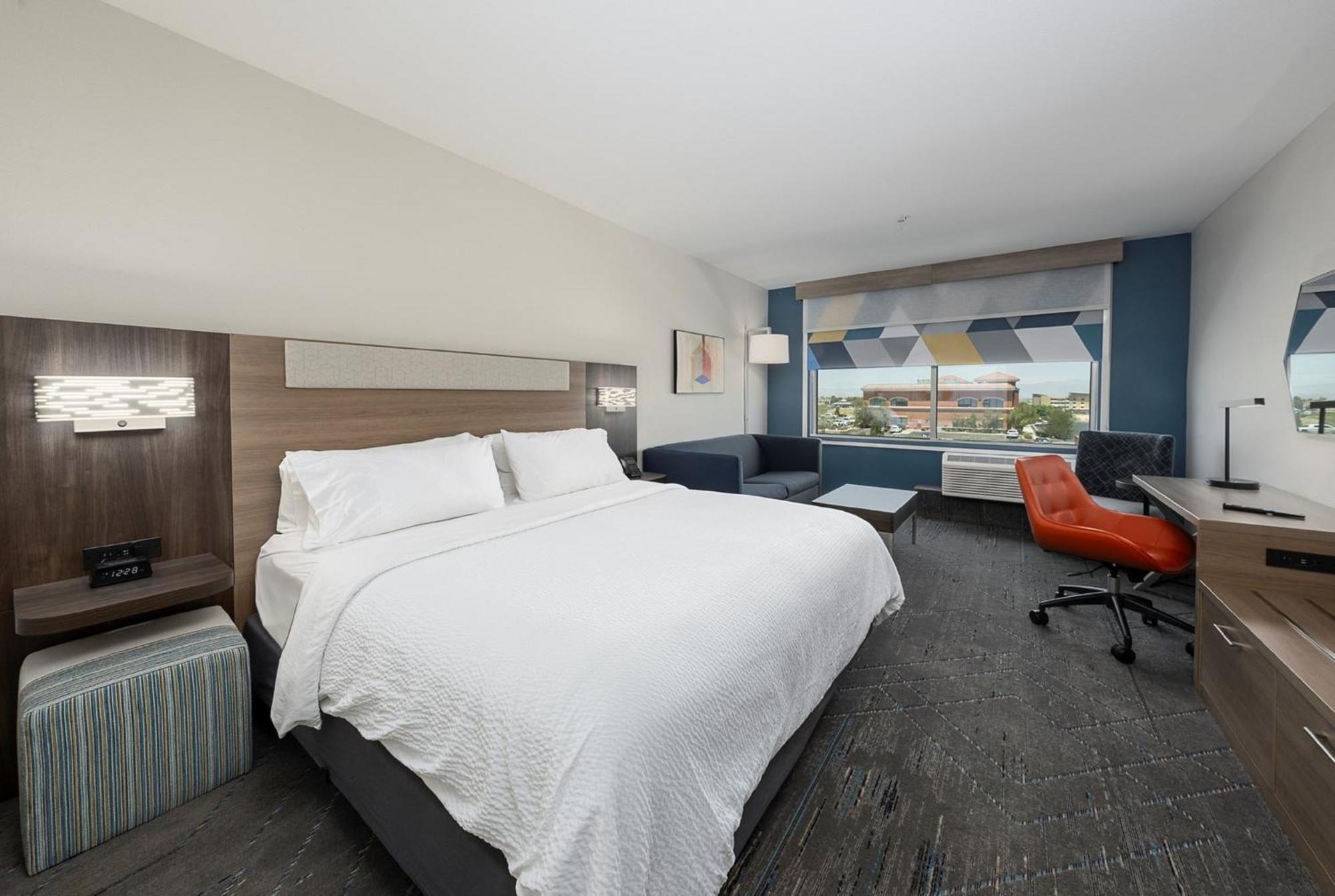 Holiday Inn Express & Suites Ridgecrest - China Lake By Ihg מראה חיצוני תמונה