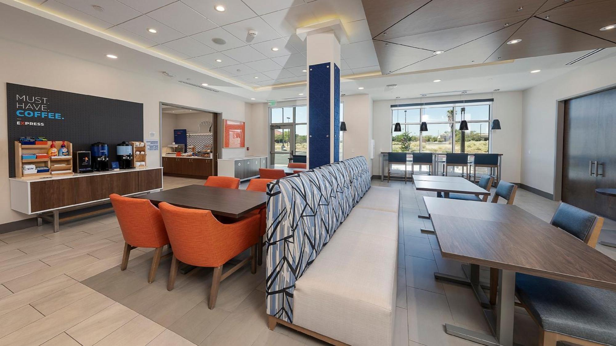 Holiday Inn Express & Suites Ridgecrest - China Lake By Ihg מראה חיצוני תמונה