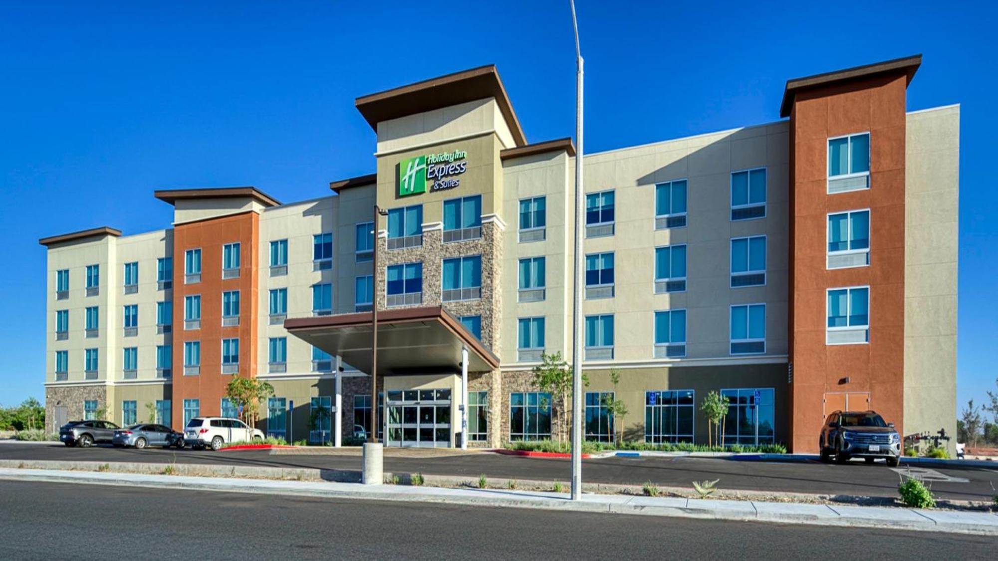Holiday Inn Express & Suites Ridgecrest - China Lake By Ihg מראה חיצוני תמונה