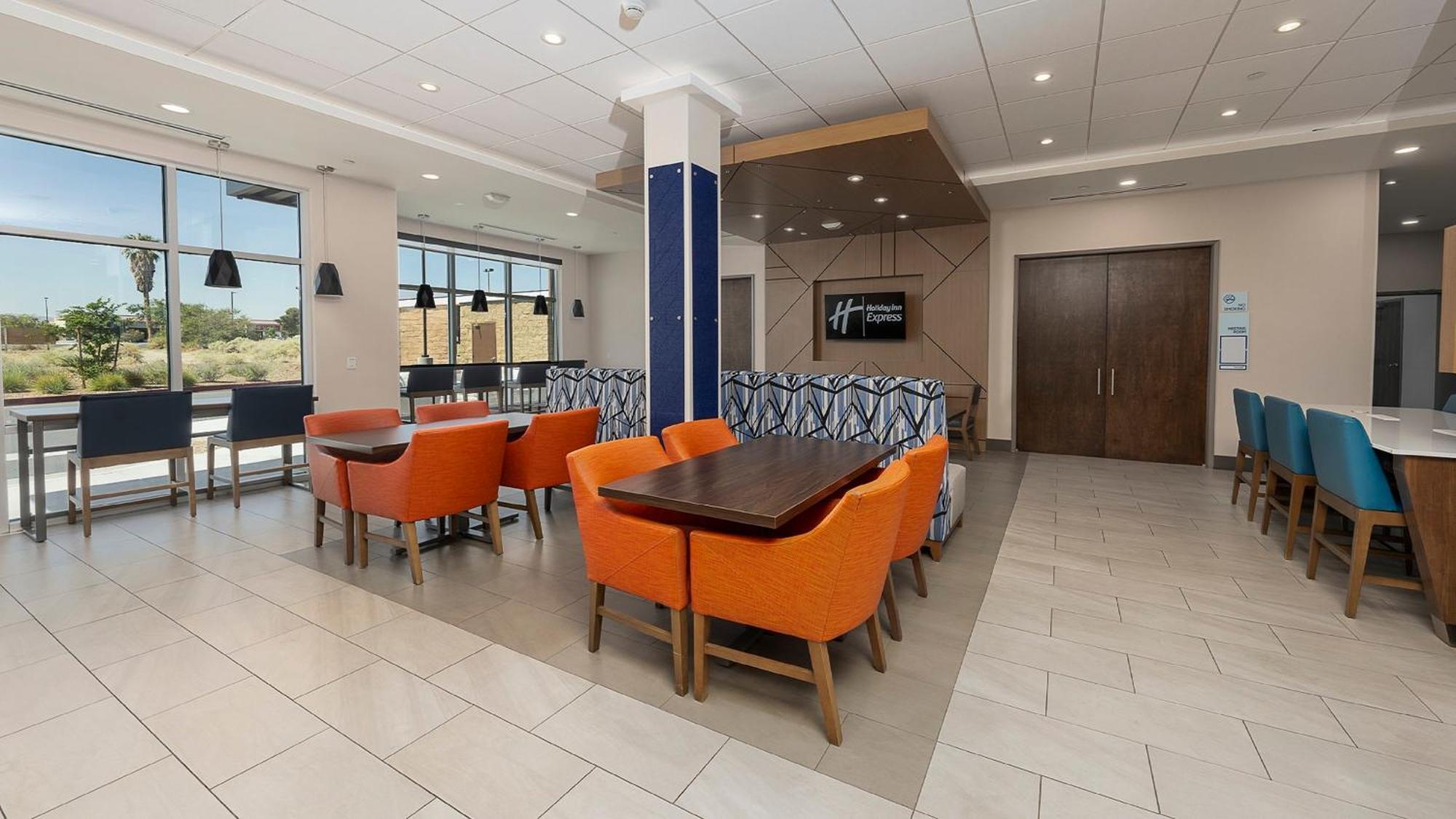 Holiday Inn Express & Suites Ridgecrest - China Lake By Ihg מראה חיצוני תמונה