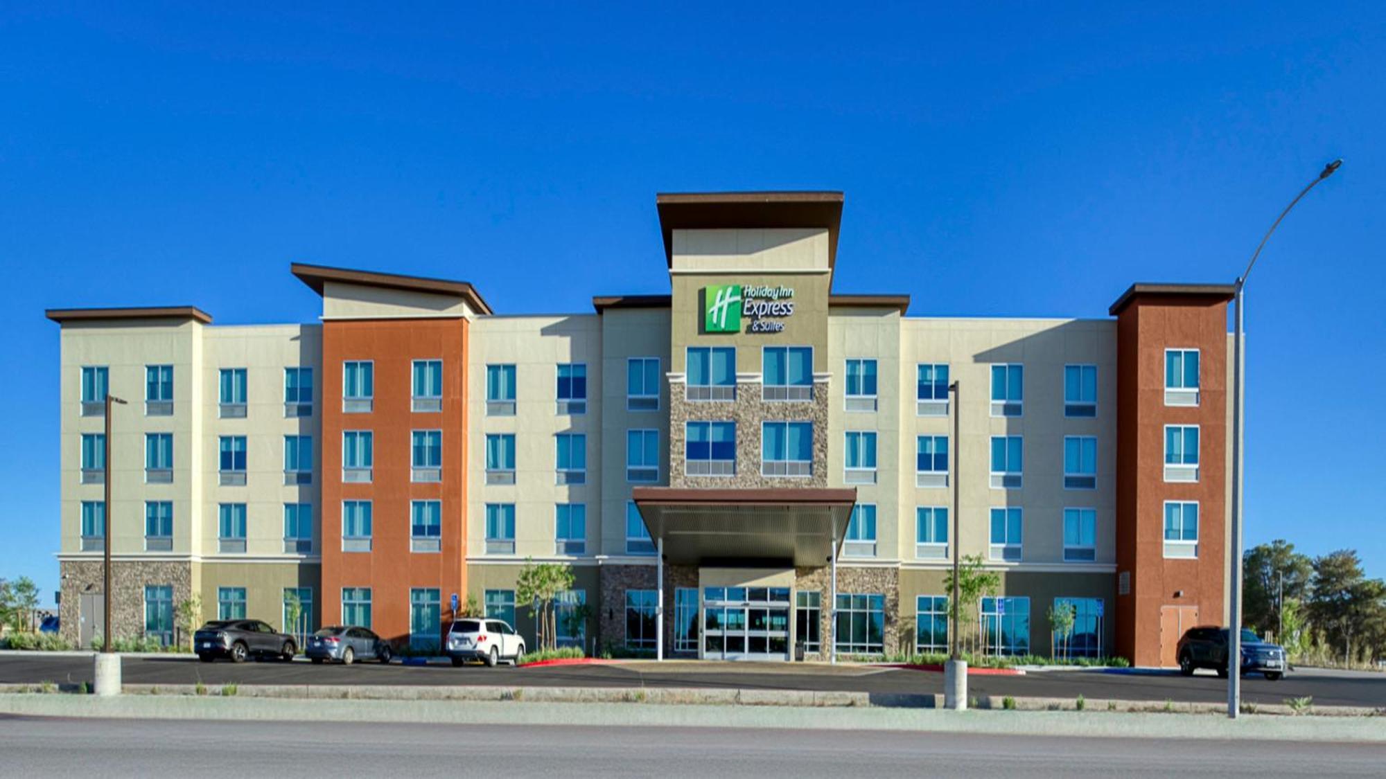 Holiday Inn Express & Suites Ridgecrest - China Lake By Ihg מראה חיצוני תמונה